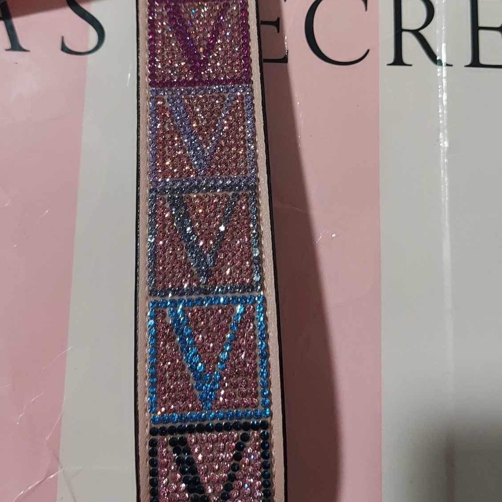 Victoria Secret Rhinestone Wristlet NWT - Picture 5 of 8